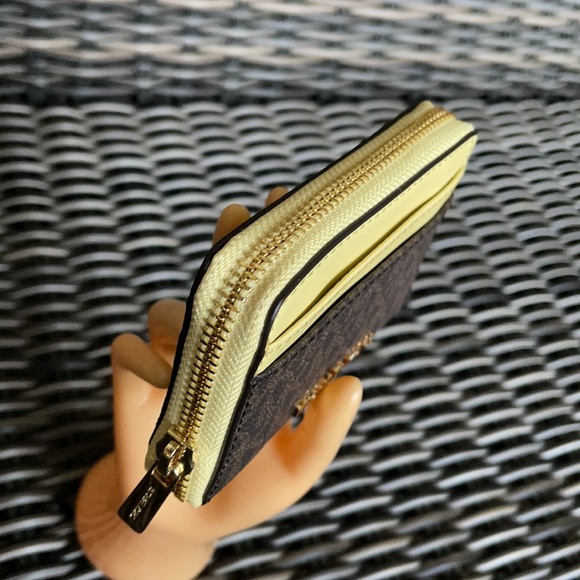 Michael Kors Medium Zip Around Card Case - Picture 14 of 16